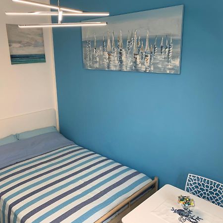 Indipendent Blue Apartment Ferrara Bagian luar foto