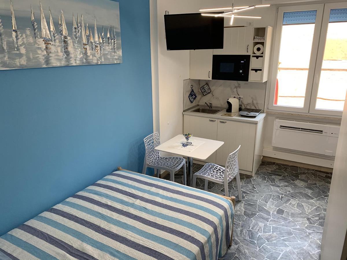 Indipendent Blue Apartment Ferrara Bagian luar foto