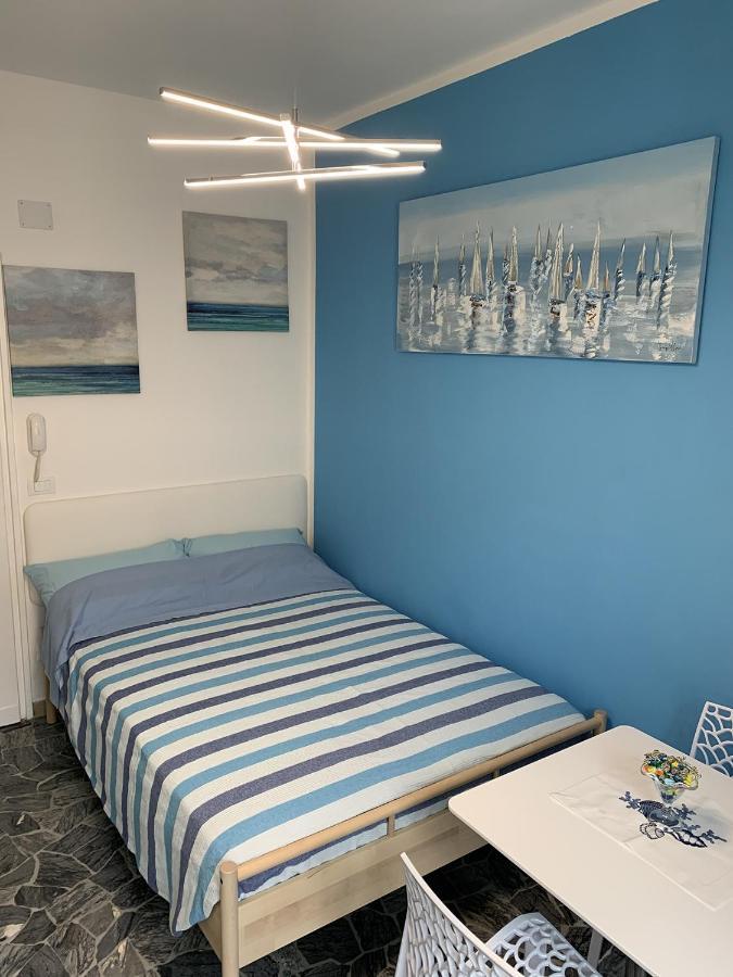 Indipendent Blue Apartment Ferrara Bagian luar foto