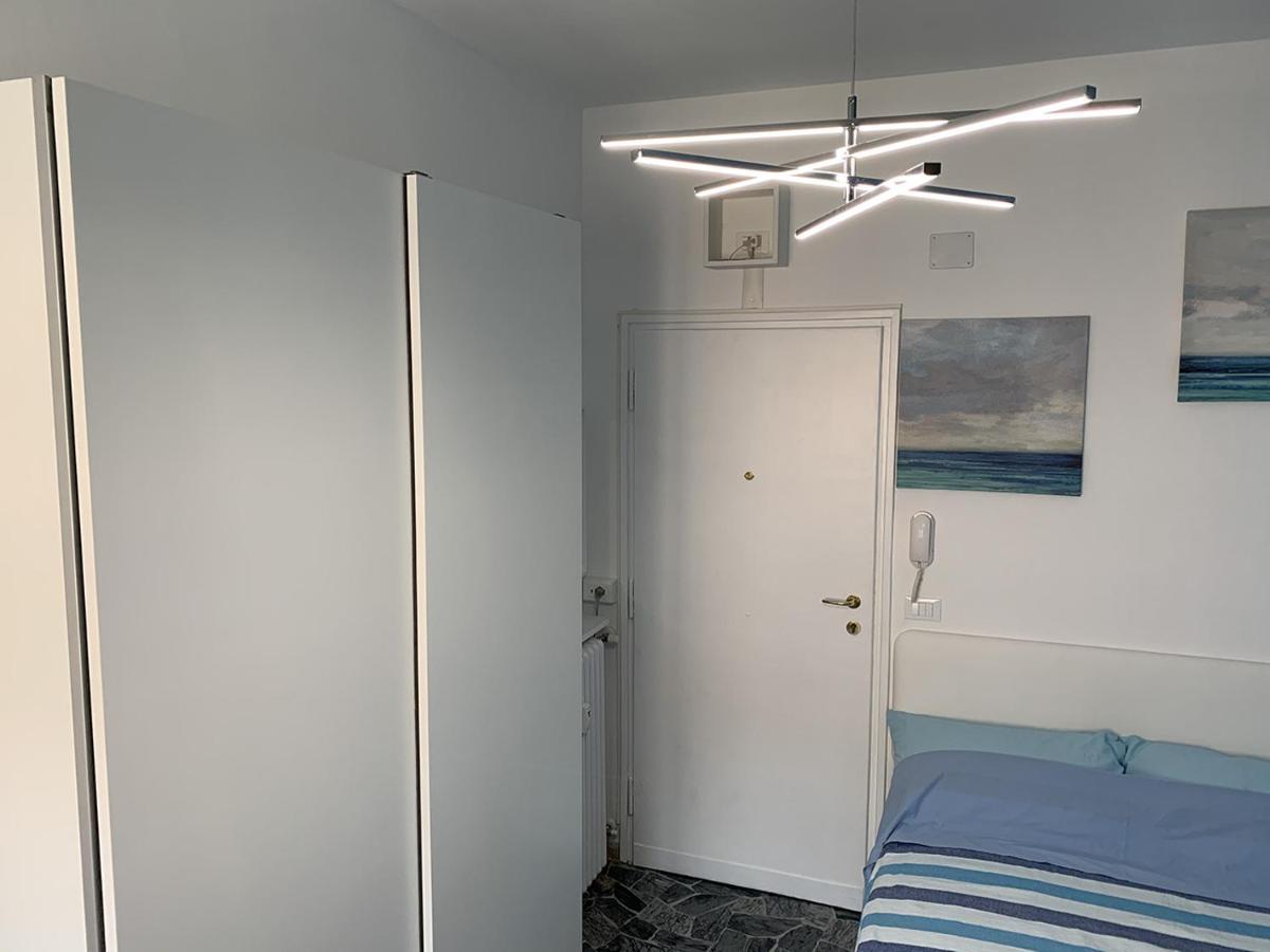 Indipendent Blue Apartment Ferrara Bagian luar foto
