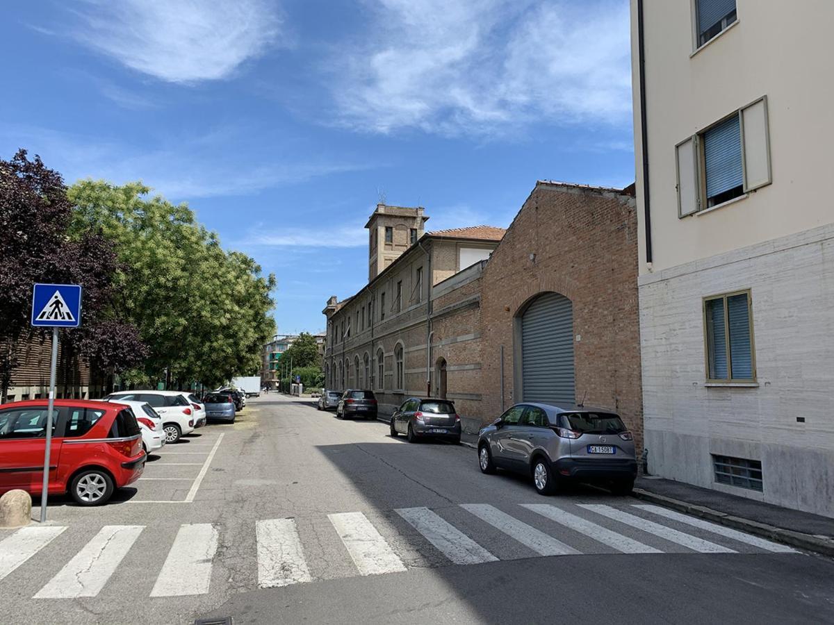 Indipendent Blue Apartment Ferrara Bagian luar foto